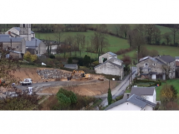 Enrochemant du talus qui se situera à l'arrière de l'école